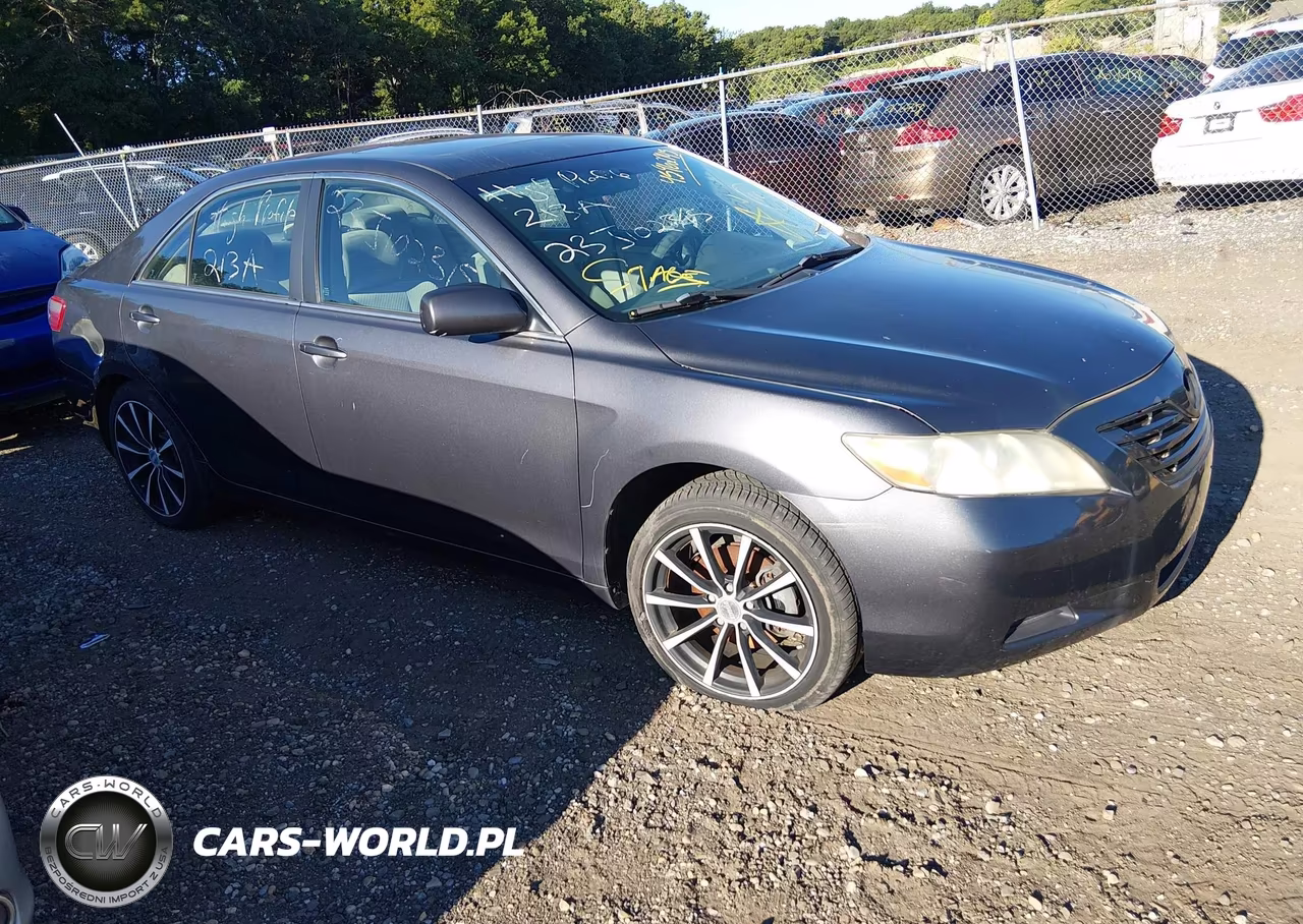 2009 Toyota Camry Le – zdjęcie 1 z 11