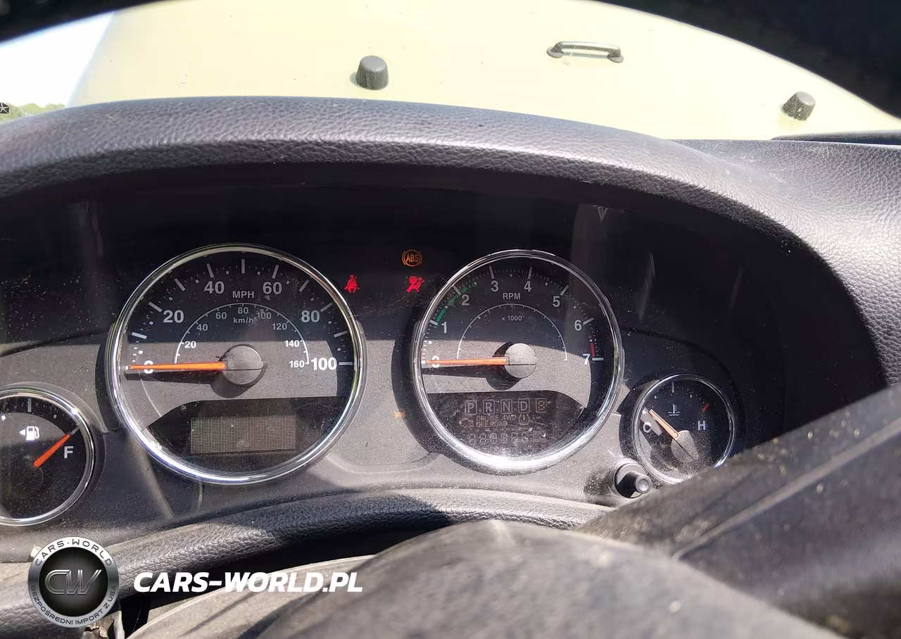 2013 Jeep Wrangler Unlimited Sport VIN:1C4BJWDGXDL634145 - 7