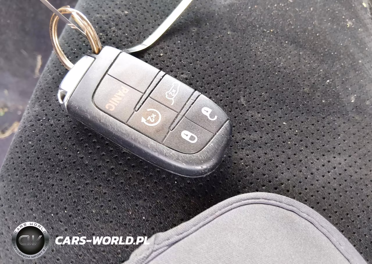 2018 Jeep Grand Cherokee Altitude 4X4 VIN:1C4RJFAG6JC223114 - 11