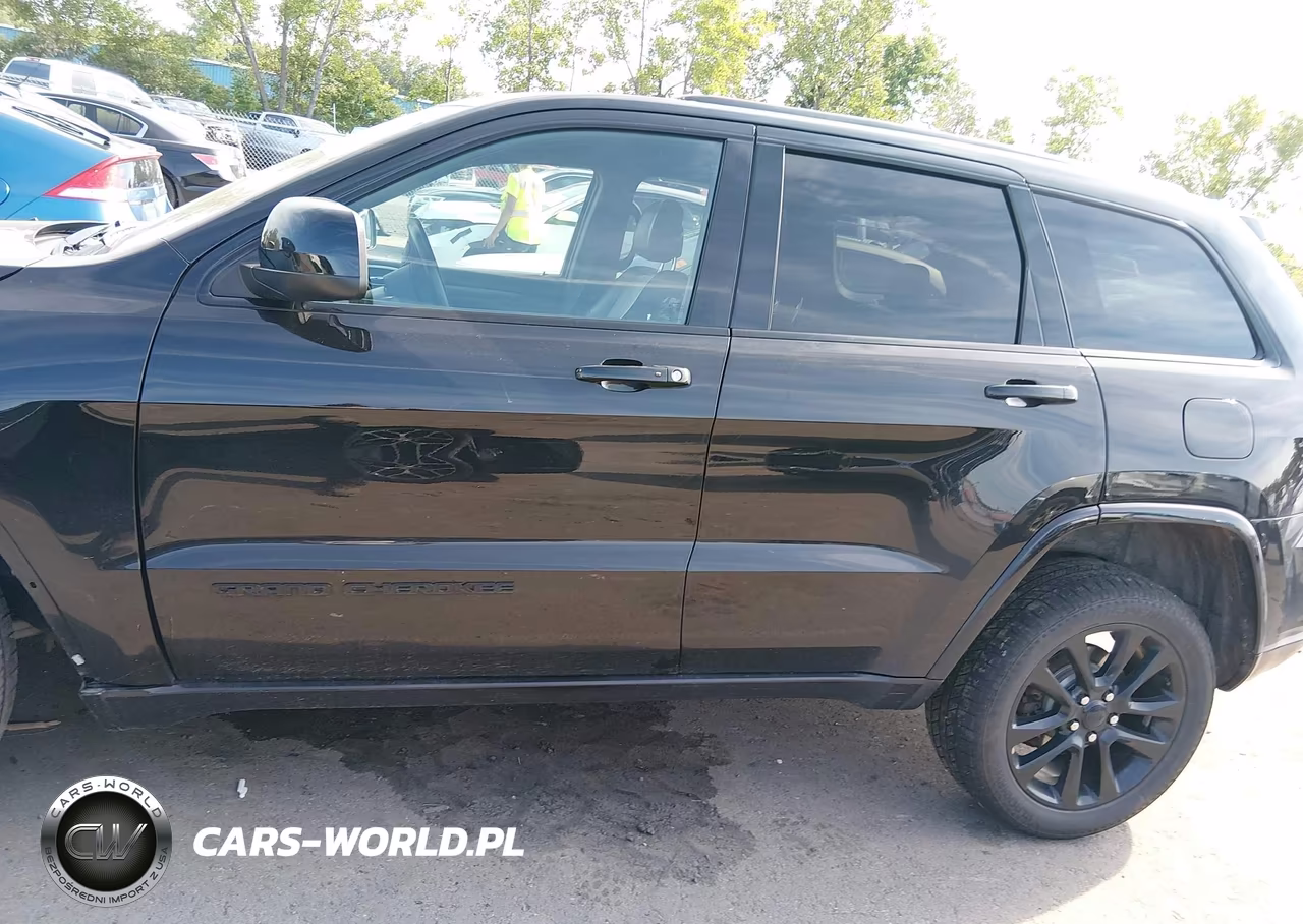2018 Jeep Grand Cherokee Altitude 4X4 VIN:1C4RJFAG6JC223114 - 14
