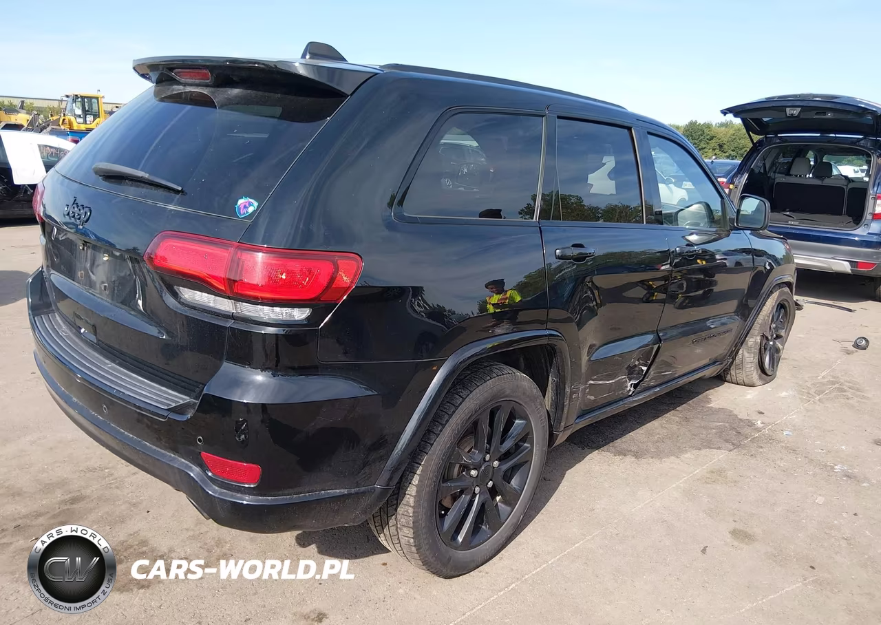2018 Jeep Grand Cherokee Altitude 4X4 VIN:1C4RJFAG6JC223114 - 4