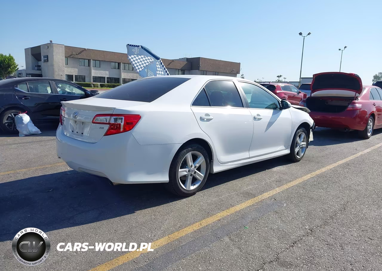 2013 Toyota Camry Se VIN:4T1BF1FK8DU243314 - 4