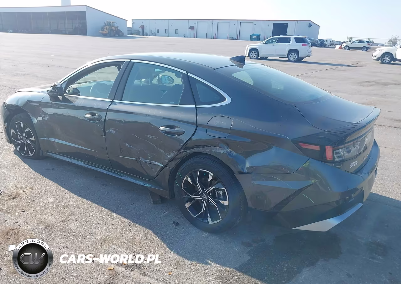2025 Hyundai Sonata Sel VIN:KMHL64JA1SA503510 - 3
