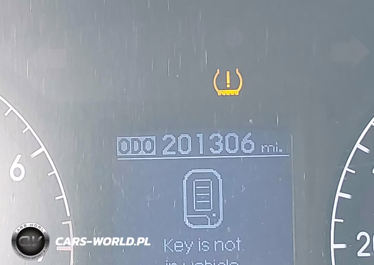 2013 Hyundai Genesis 3.8 VIN:KMHGC4DD9DU226199 - 15
