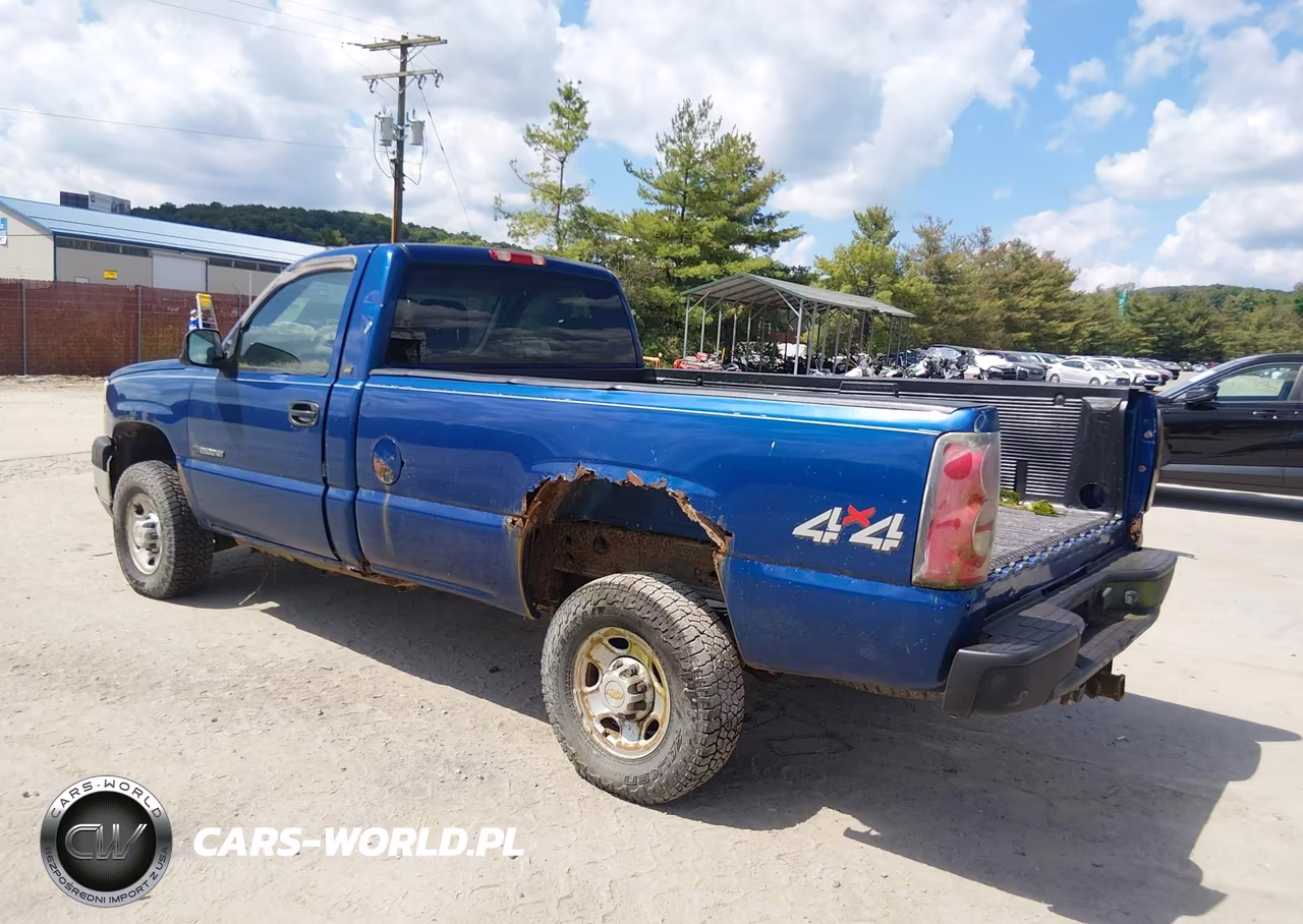 2004 Chevrolet Silverado 2500Hd Work Truck VIN:1GCHK24U94E284811 - 3