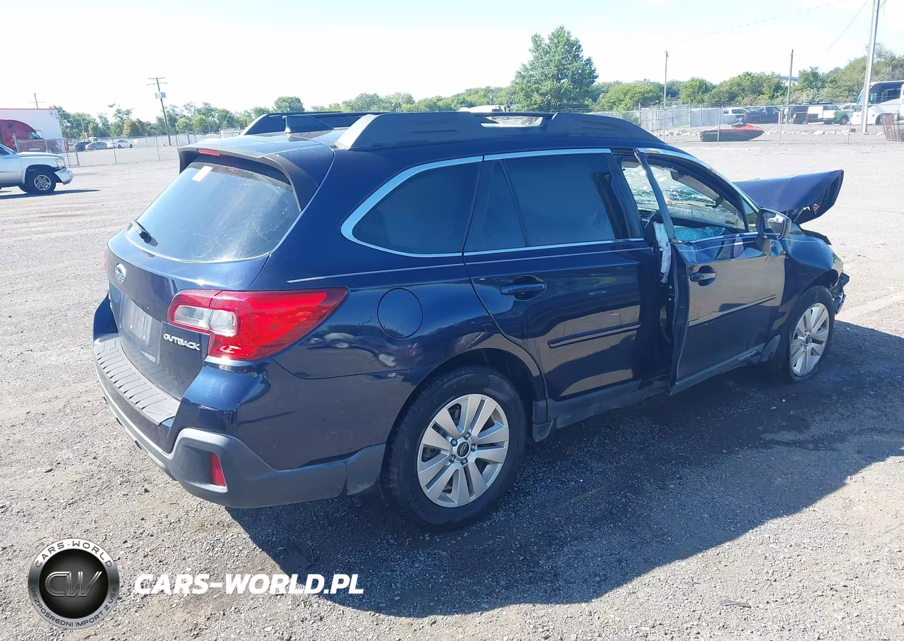 2018 Subaru Outback 2.5I Premium VIN:4S4BSADC1J3258777 - 4