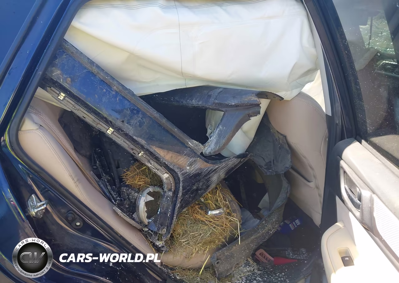2018 Subaru Outback 2.5I Premium VIN:4S4BSADC1J3258777 - 8
