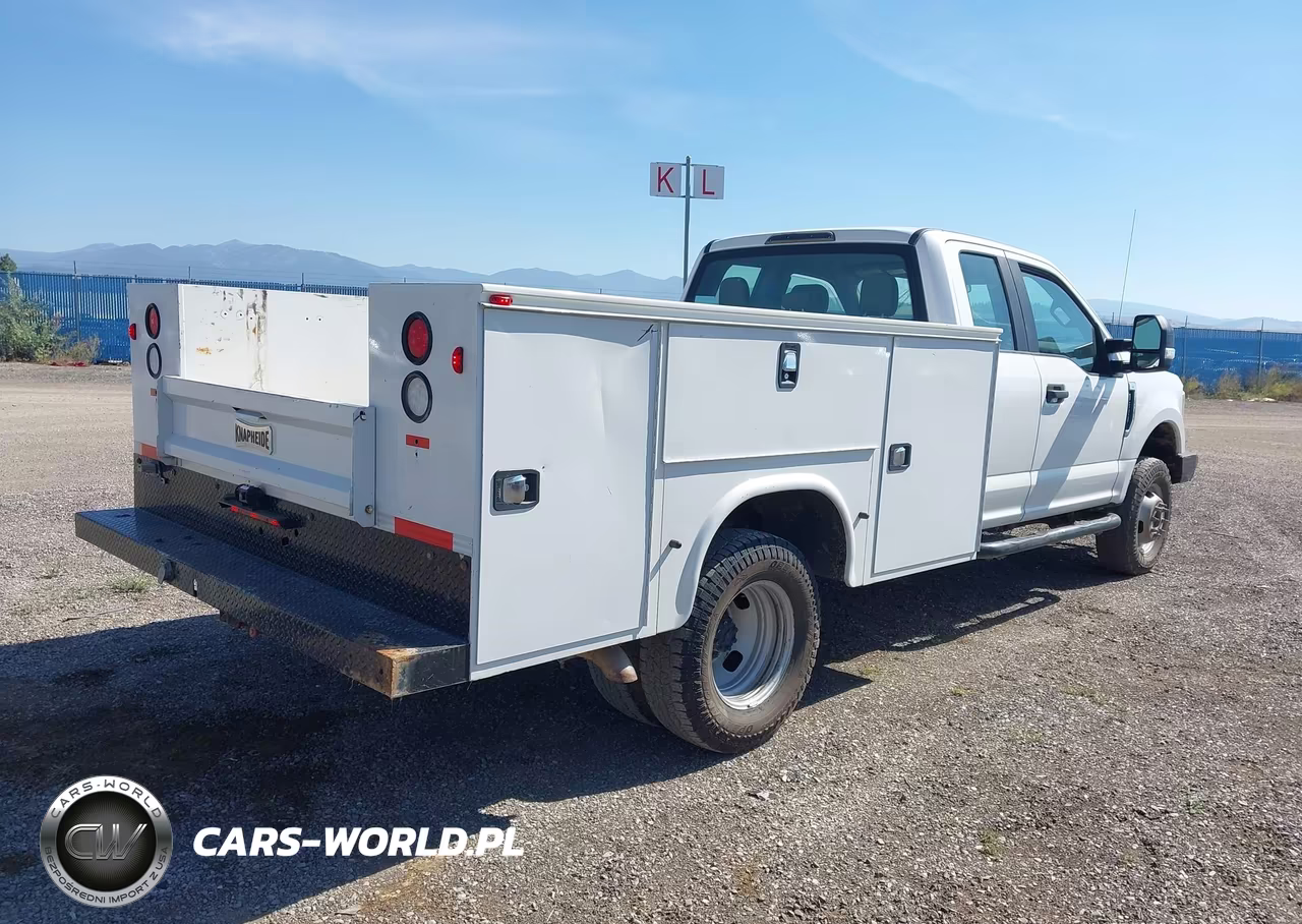 2019 Ford F-350 Chassis Xl VIN:1FD8X3H64KED43713 - 4