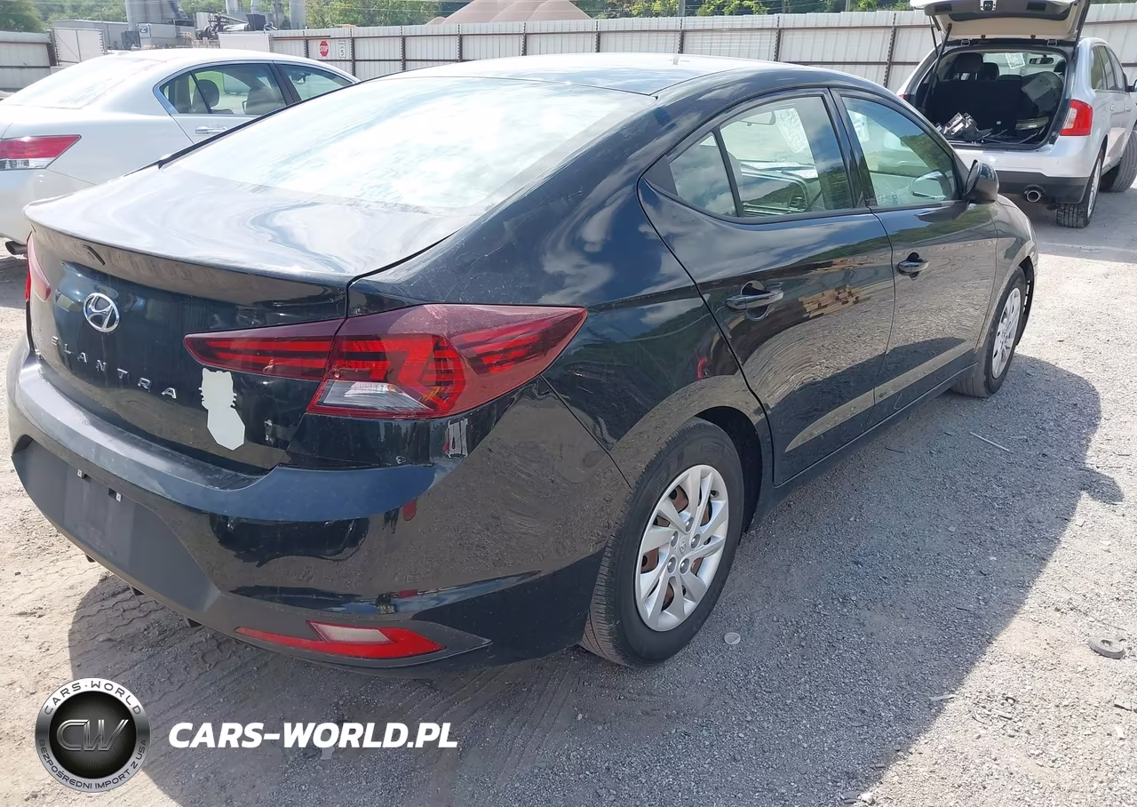 2019 Hyundai Elantra Se VIN:5NPD74LF5KH463553 - 4