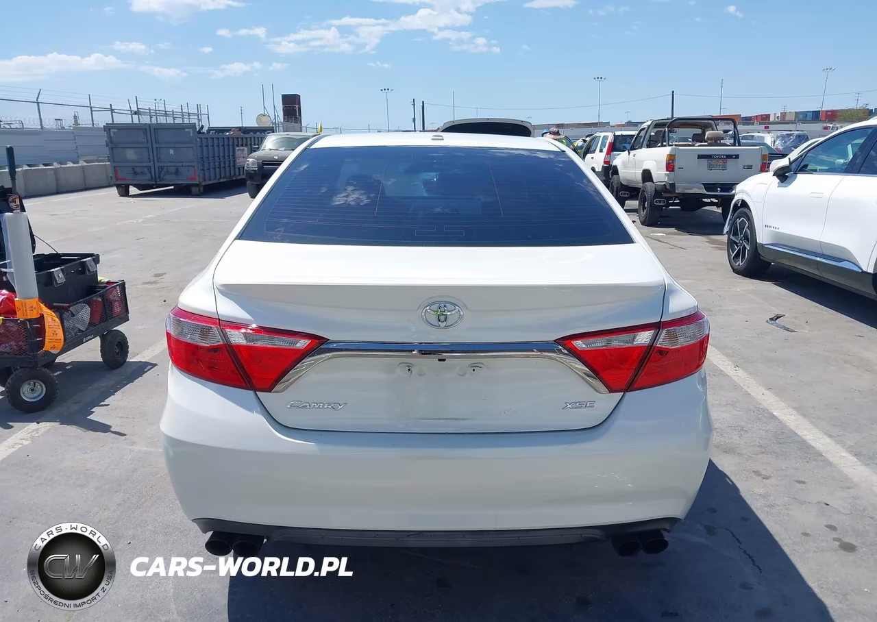 2017 Toyota Camry Xse VIN:4T1BF1FK6HU292601 - 16