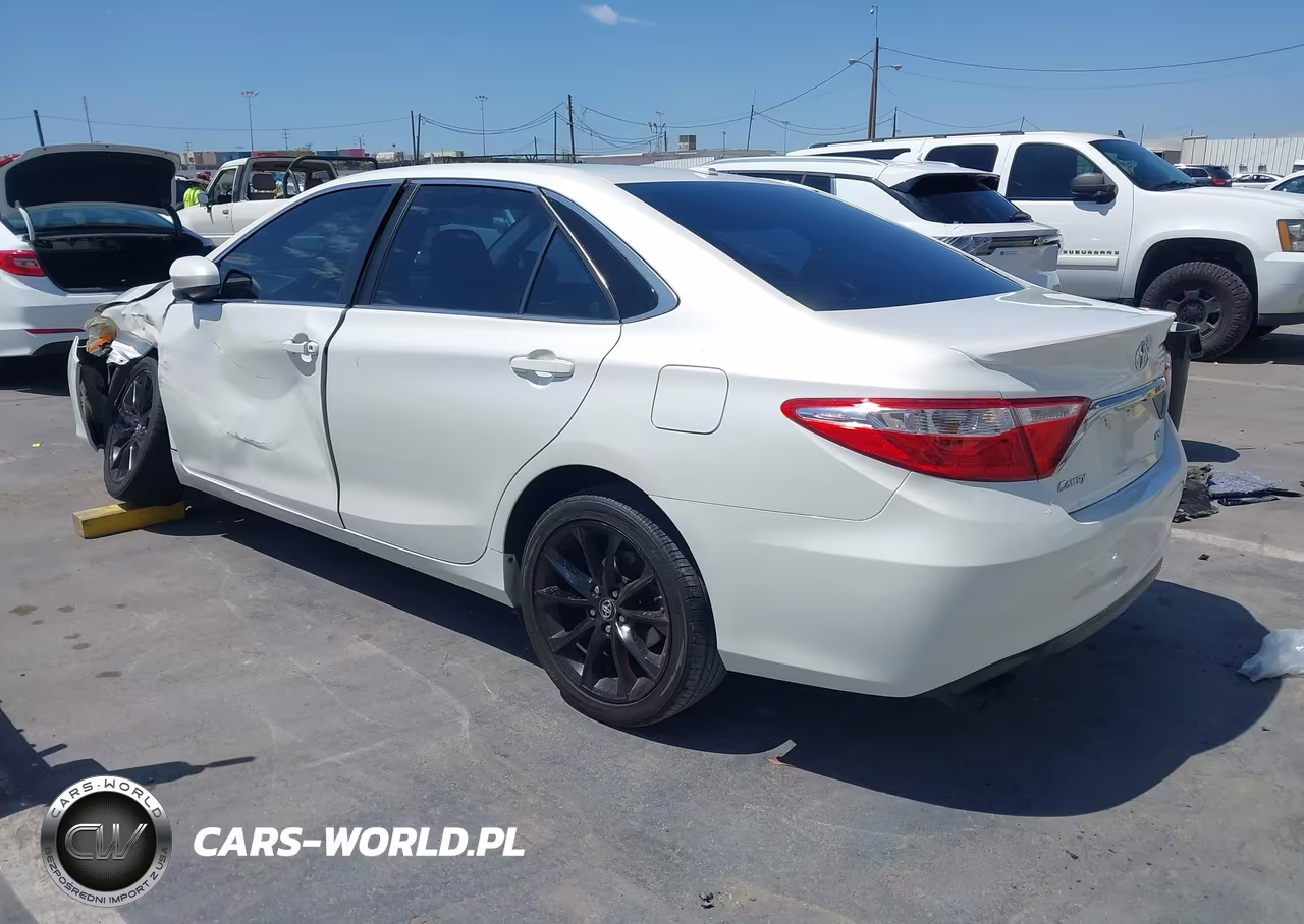 2017 Toyota Camry Xse VIN:4T1BF1FK6HU292601 - 3