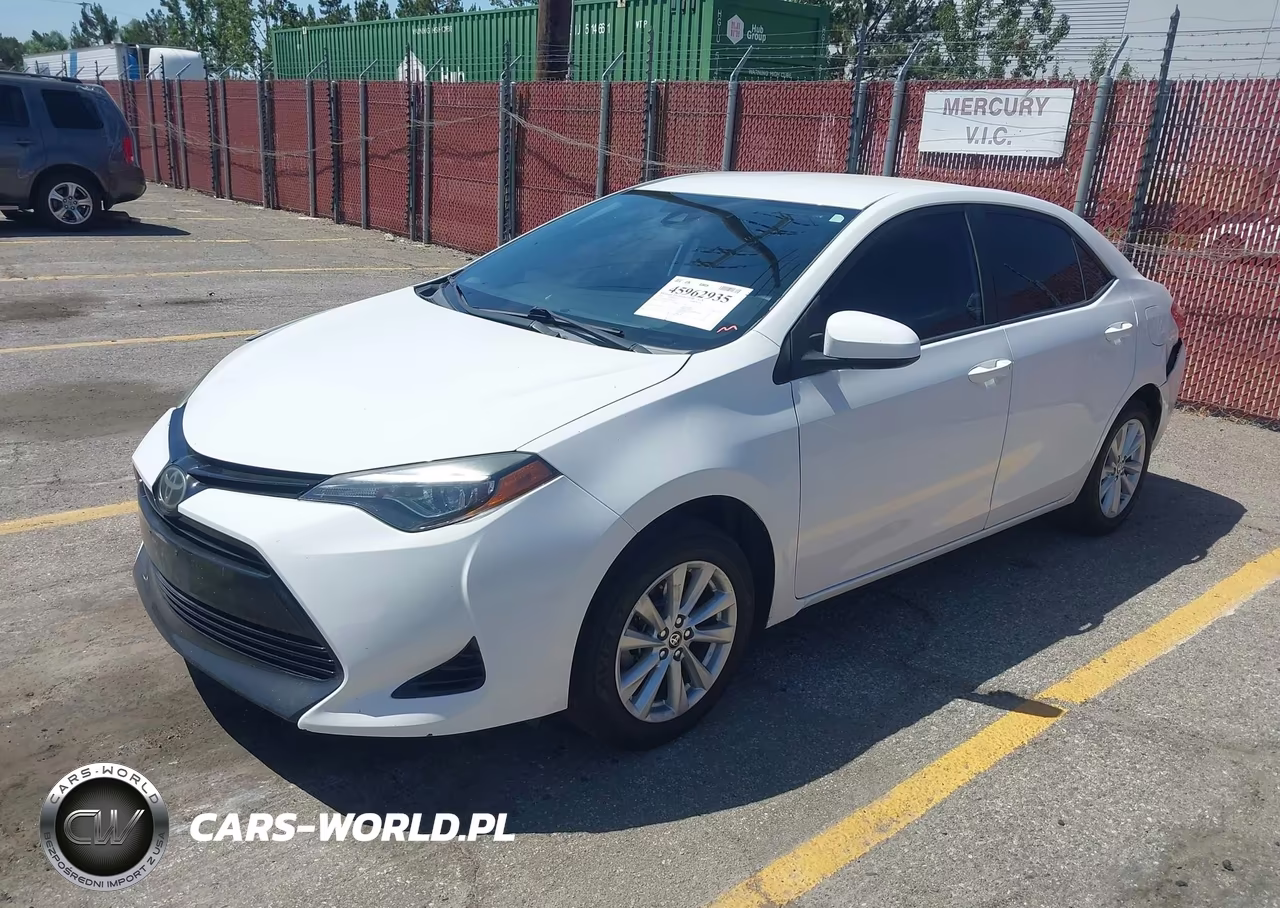 2018 Toyota Corolla Le VIN:5YFBURHE8JP784579 - 2