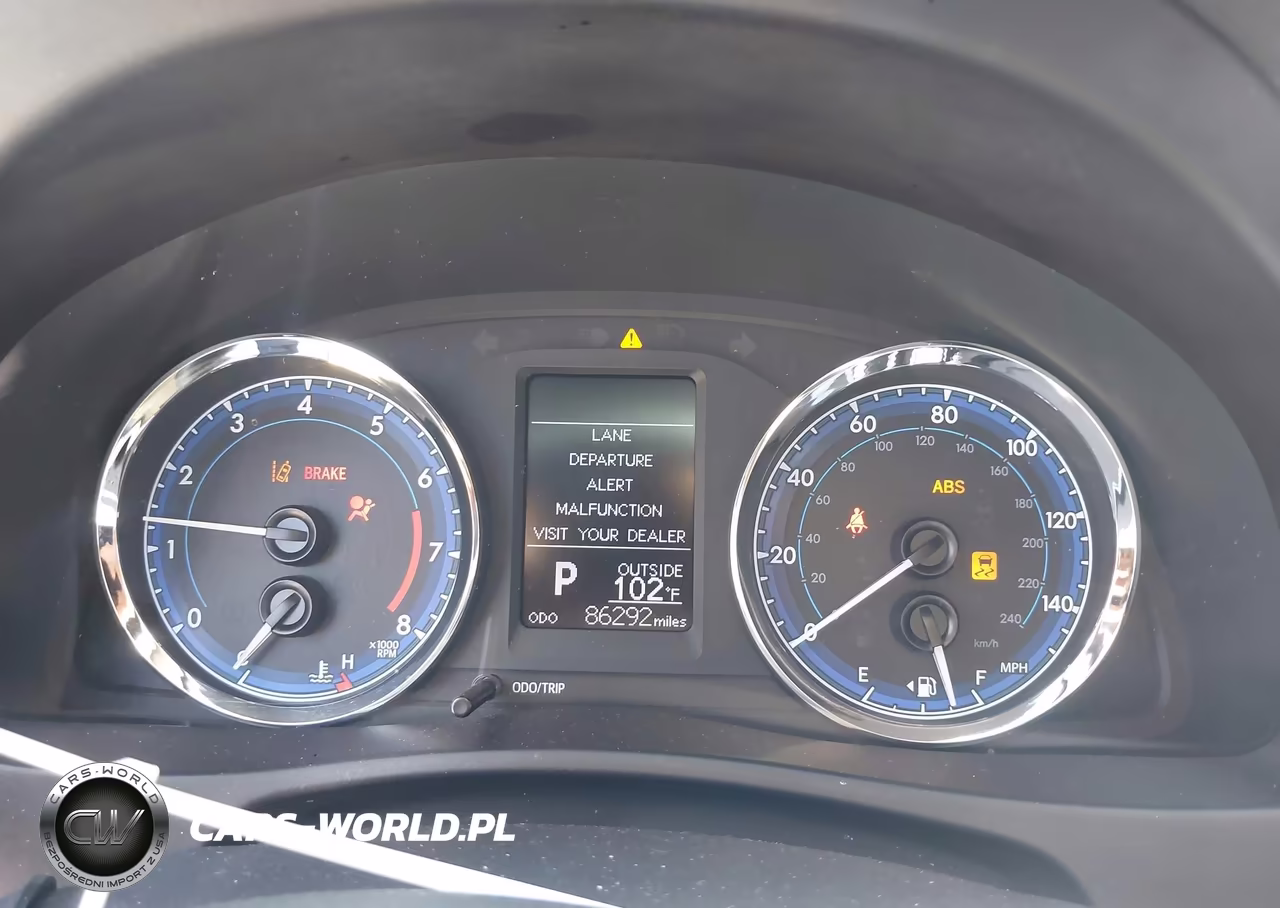 2018 Toyota Corolla Le VIN:5YFBURHE8JP784579 - 7