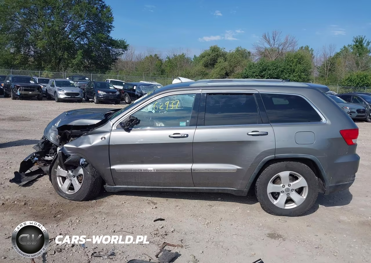2011 Jeep Grand Cherokee Laredo VIN:1J4RR4GT0BC608584 - 15