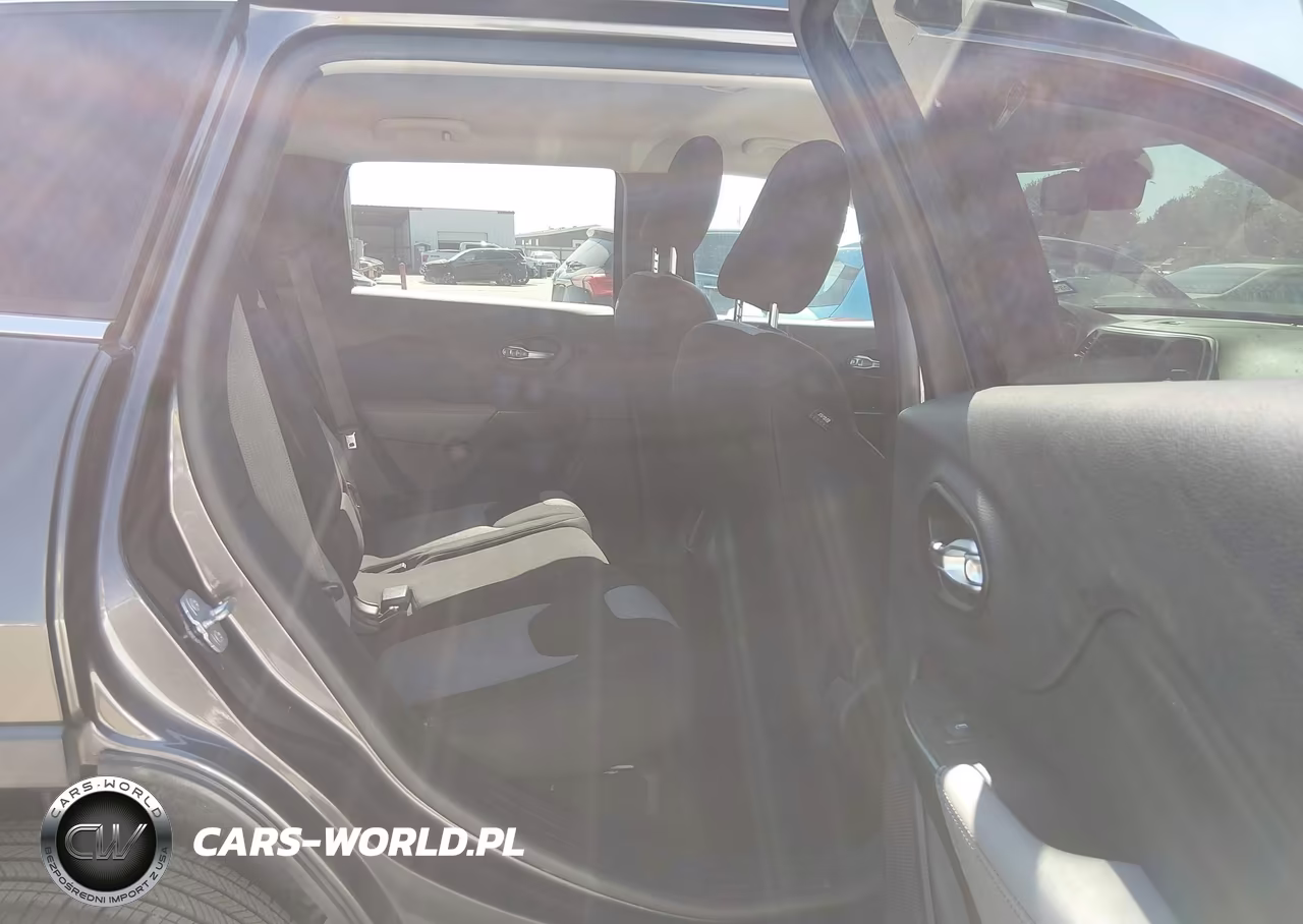 2014 Jeep Cherokee Latitude VIN:1C4PJMCB3EW190882 - 8