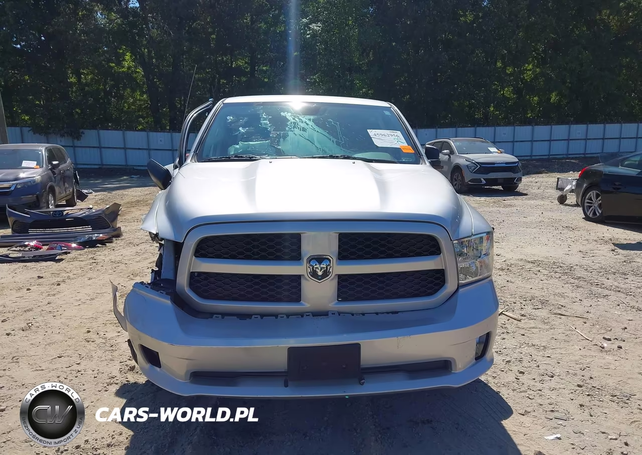 2018 Ram 1500 Express 4X4 6'4 Box VIN:1C6RR7FG0JS246716 - 13