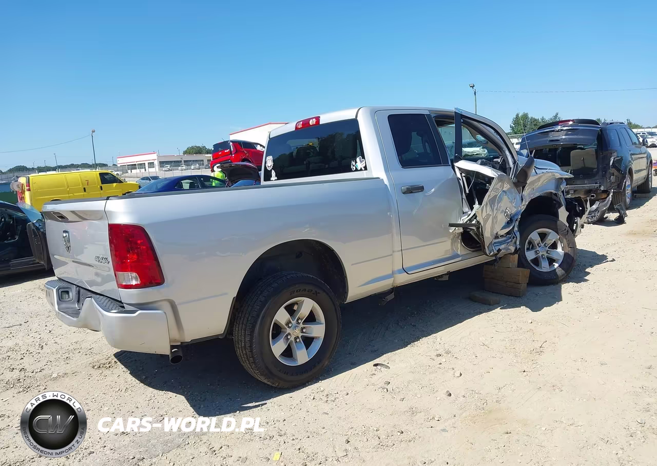 2018 Ram 1500 Express 4X4 6'4 Box VIN:1C6RR7FG0JS246716 - 4