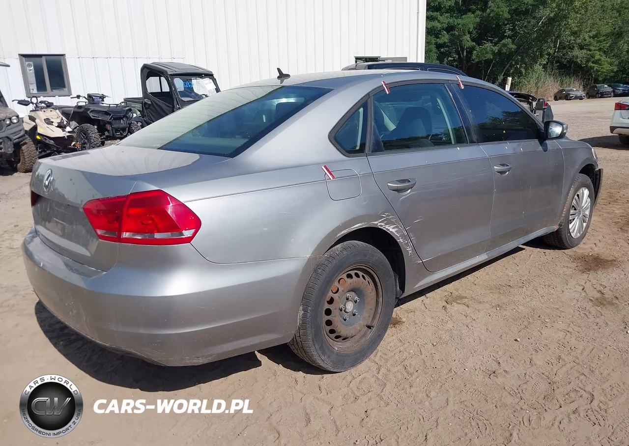 2014 Volkswagen Passat 2.5L S VIN:1VWAP7A37EC011632 - 4