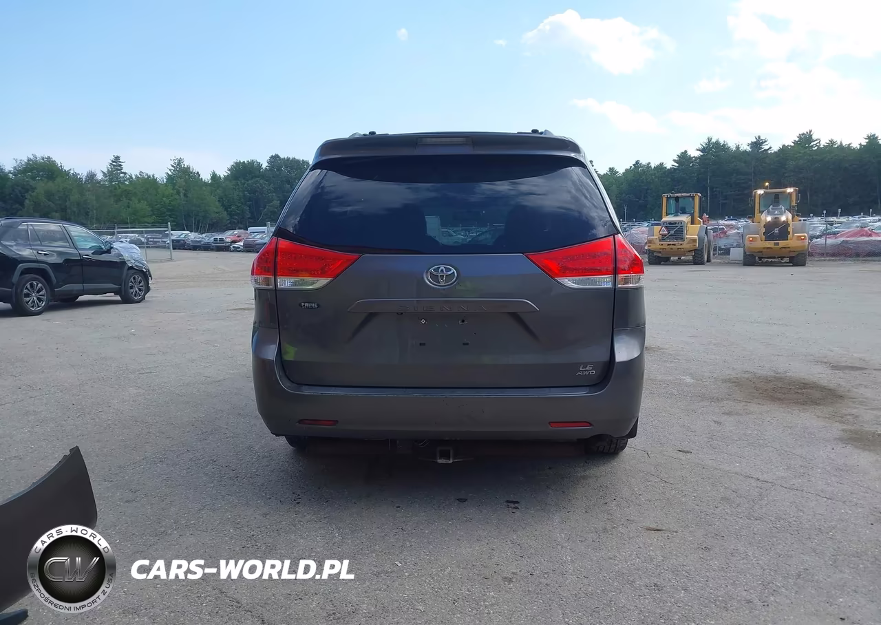 2011 Toyota Sienna Le VIN:5TDJK3DC8BS029184 - 17