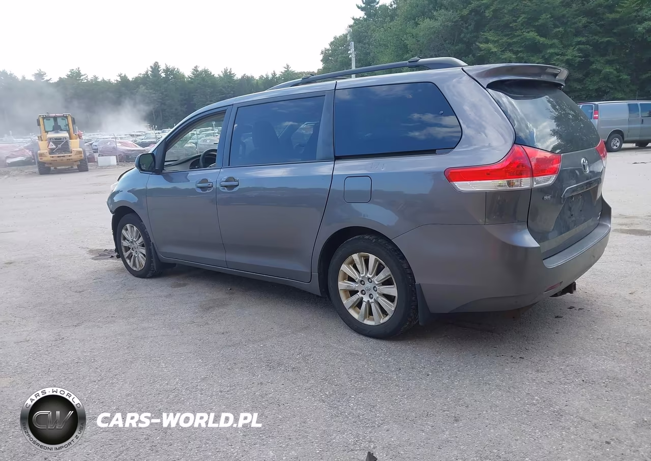 2011 Toyota Sienna Le VIN:5TDJK3DC8BS029184 - 3