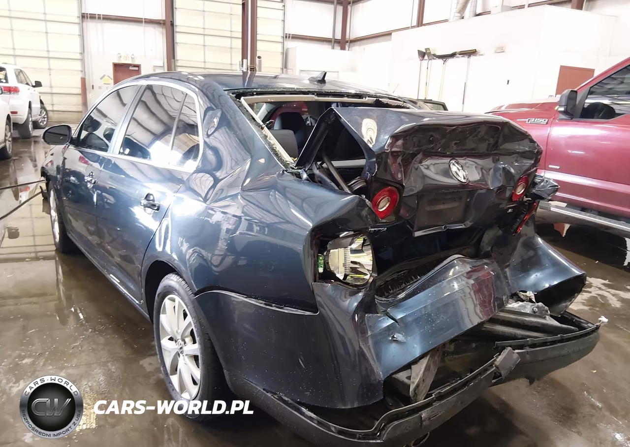 2010 Volkswagen Jetta Se VIN:3VWRX7AJ1AM028985 - 3