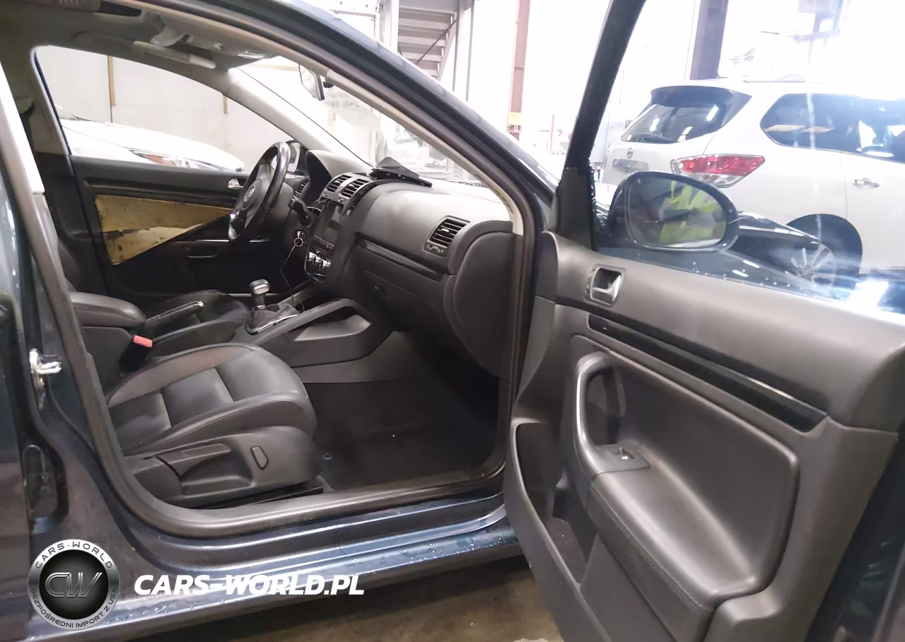2010 Volkswagen Jetta Se VIN:3VWRX7AJ1AM028985 - 5