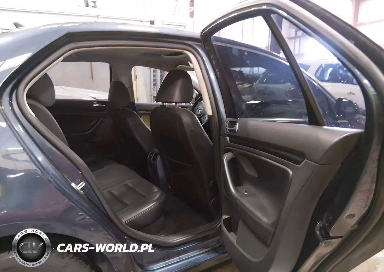 2010 Volkswagen Jetta Se VIN:3VWRX7AJ1AM028985 - 8