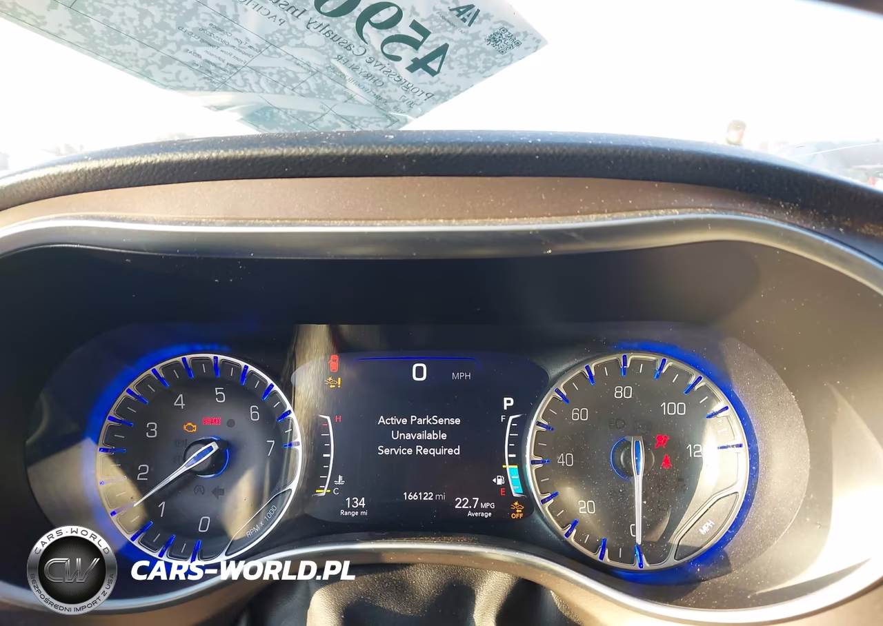2017 Chrysler Pacifica Touring-L Plus VIN:2C4RC1EG6HR752555 - 7