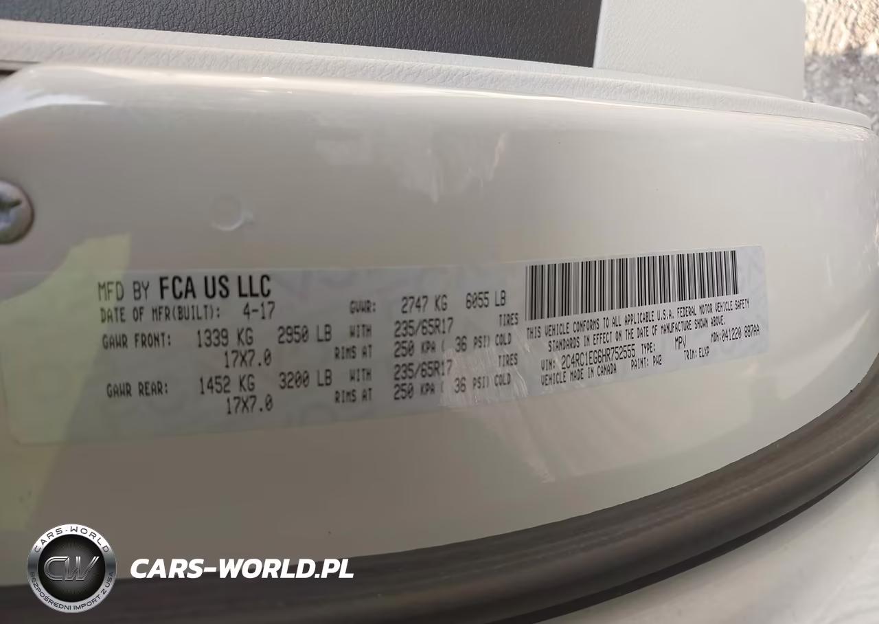 2017 Chrysler Pacifica Touring-L Plus VIN:2C4RC1EG6HR752555 - 9