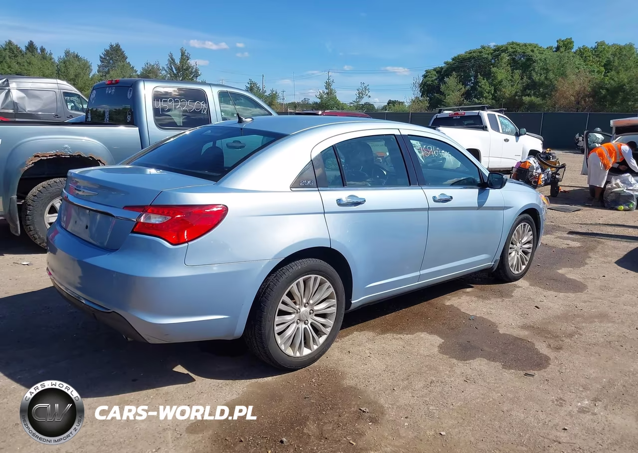 2012 Chrysler 200 Limited VIN:1C3CCBCG7CN159411 - 4