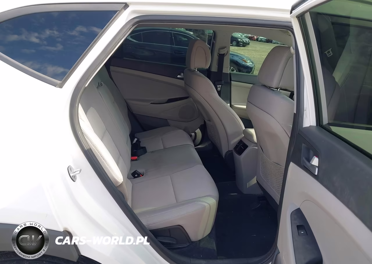 2017 Hyundai Tucson Sport VIN:KM8J33A20HU390627 - 8