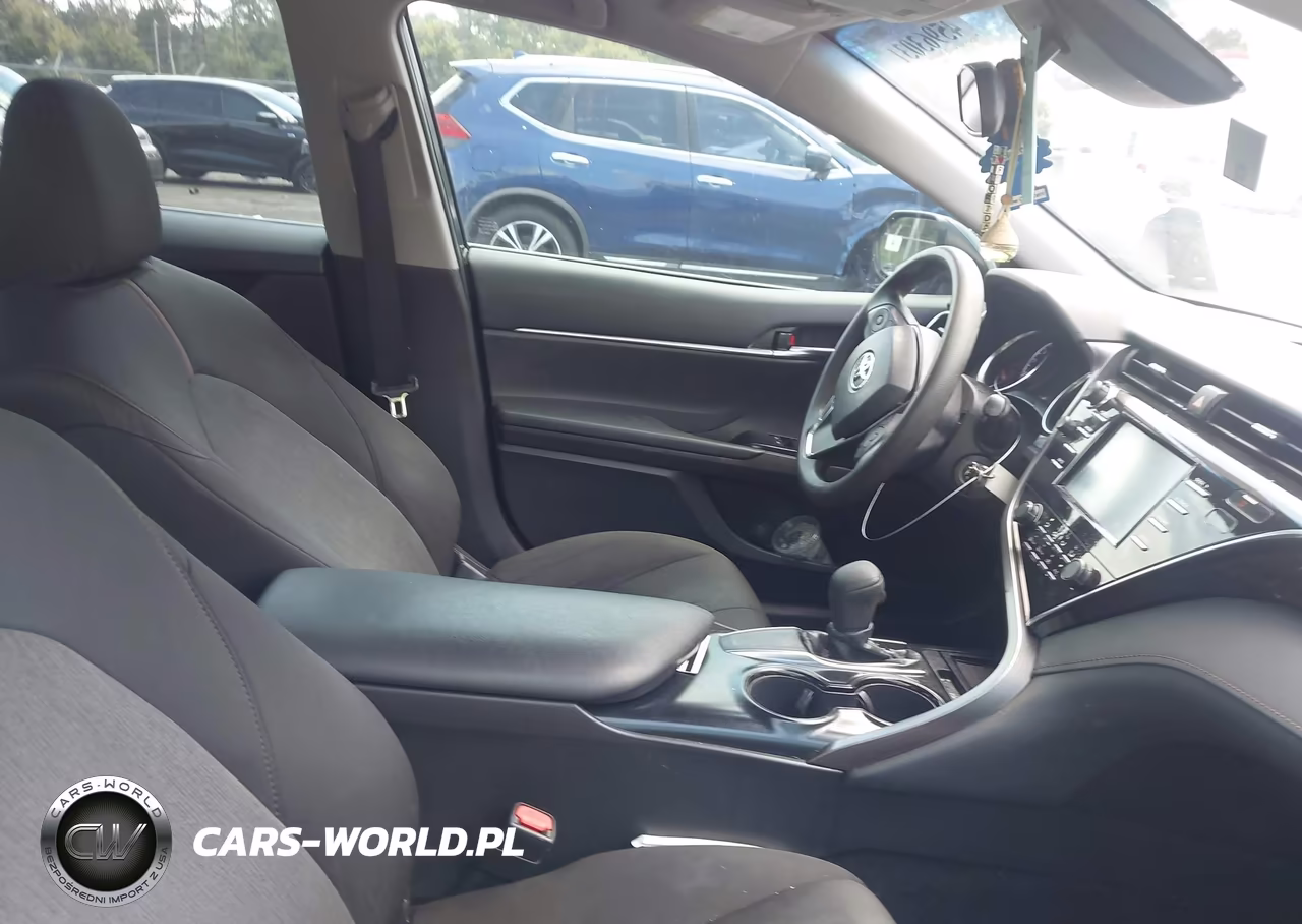 2018 Toyota Camry Le VIN:4T1B11HK3JU627654 - 5