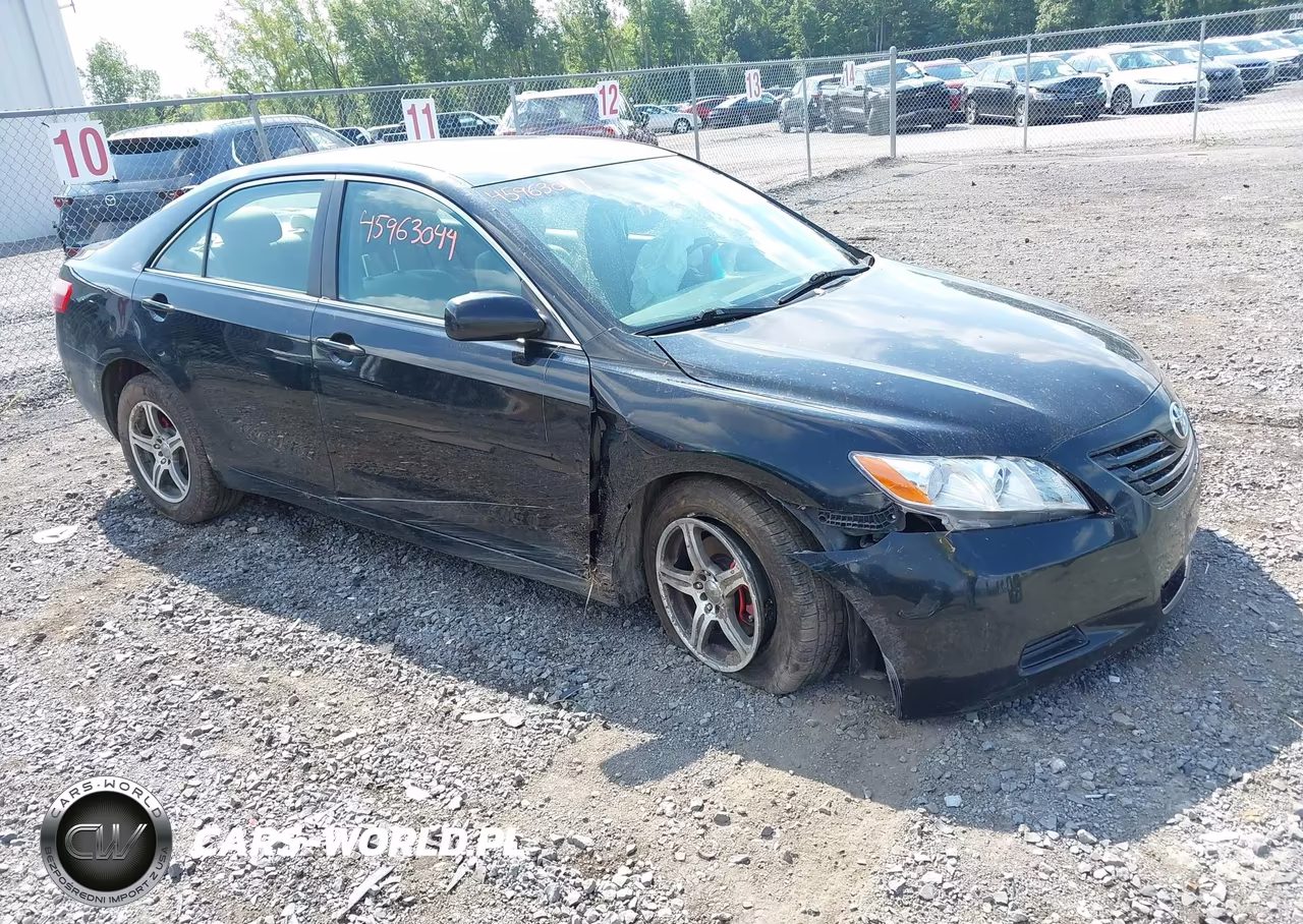 2009 Toyota Camry Le – zdjęcie 1 z 16