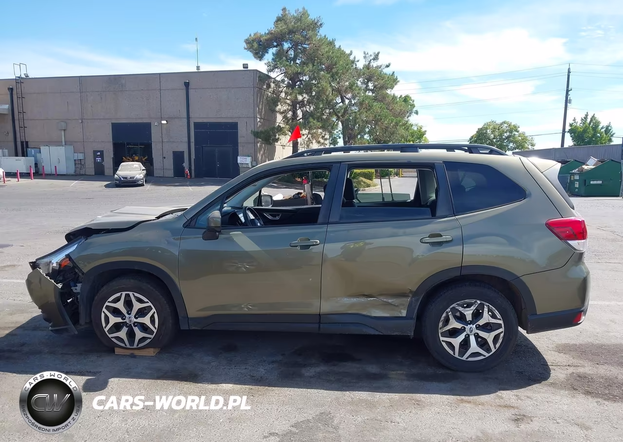 2022 Subaru Forester Premium VIN:JF2SKAEC4NH416705 - 14