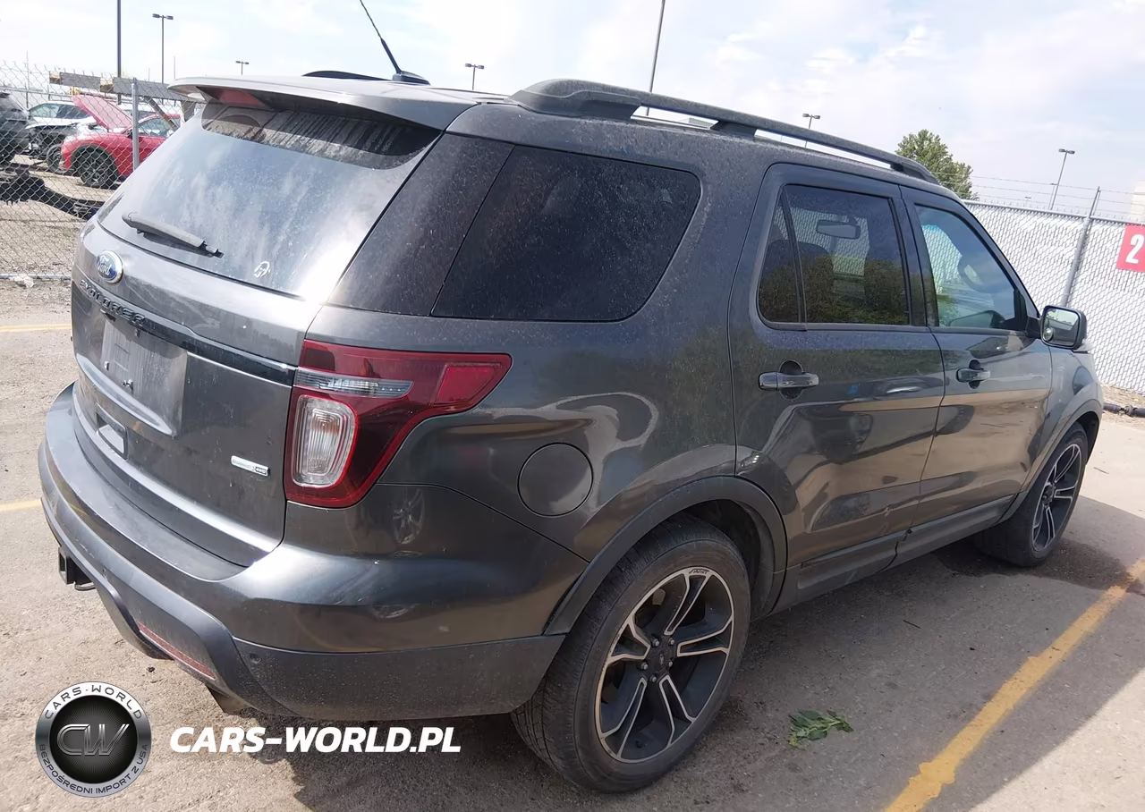 2015 Ford Explorer Sport VIN:1FM5K8GTXFGA54836 - 4
