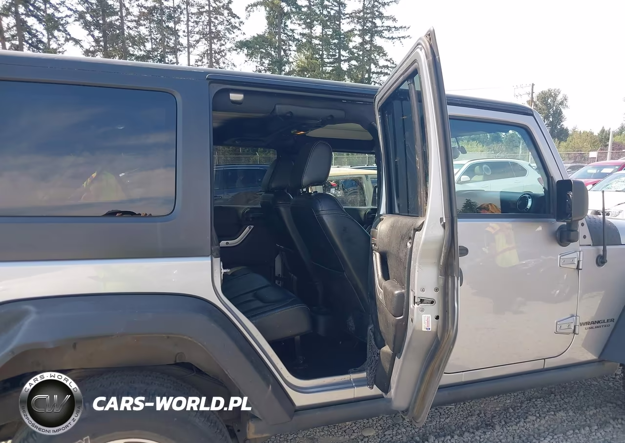 2013 Jeep Wrangler Unlimited Rubicon VIN:1C4BJWFGXDL666591 - 8