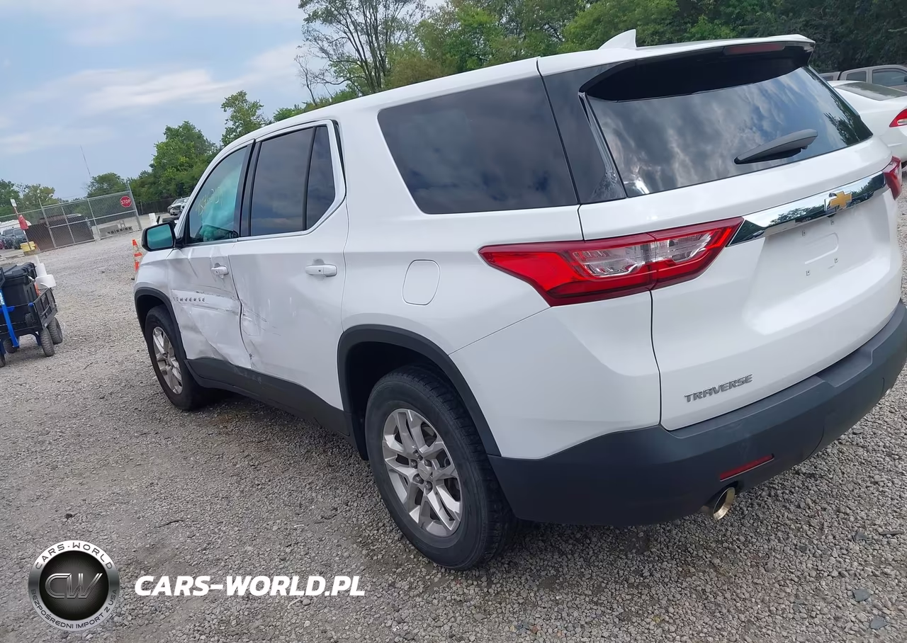 2018 Chevrolet Traverse Ls VIN:1GNERFKW0JJ119766 - 3