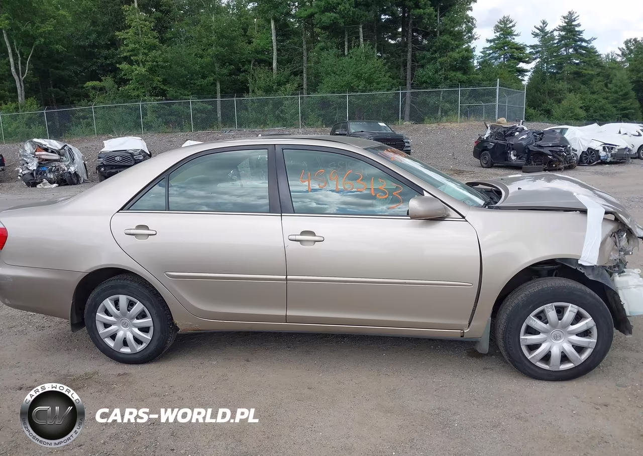 2005 Toyota Camry Le VIN:4T1BE30K45U084302 - 14