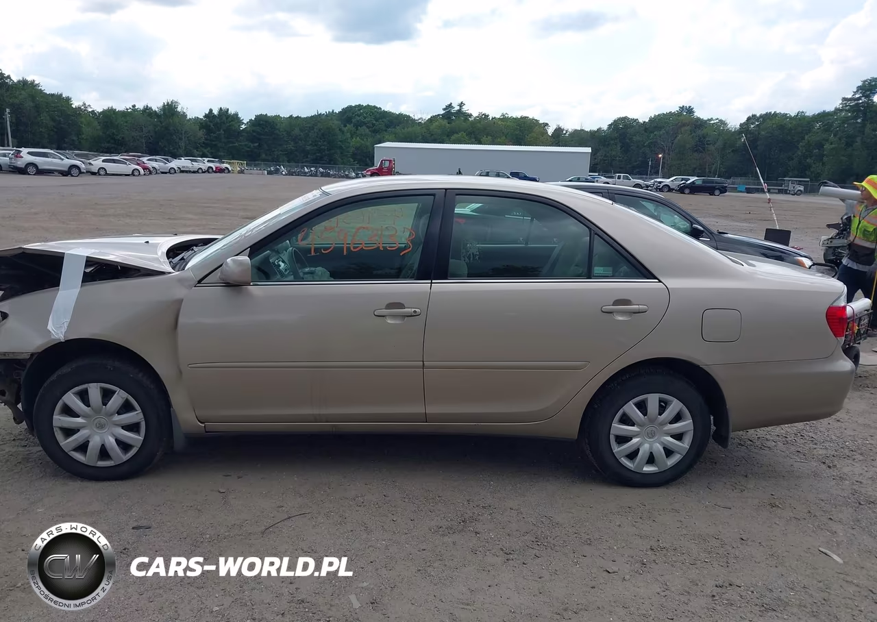 2005 Toyota Camry Le VIN:4T1BE30K45U084302 - 15
