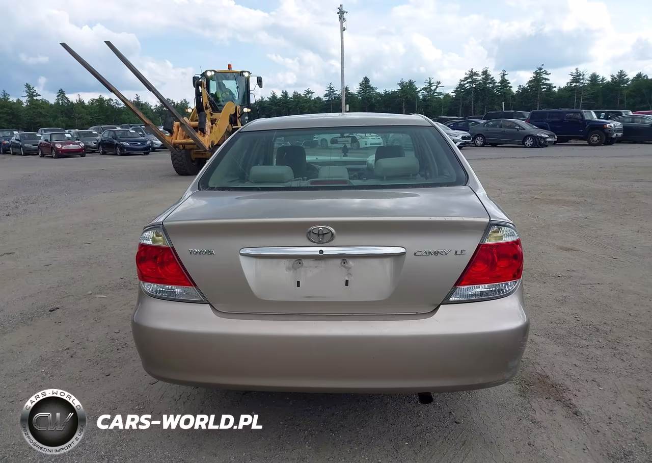 2005 Toyota Camry Le VIN:4T1BE30K45U084302 - 17