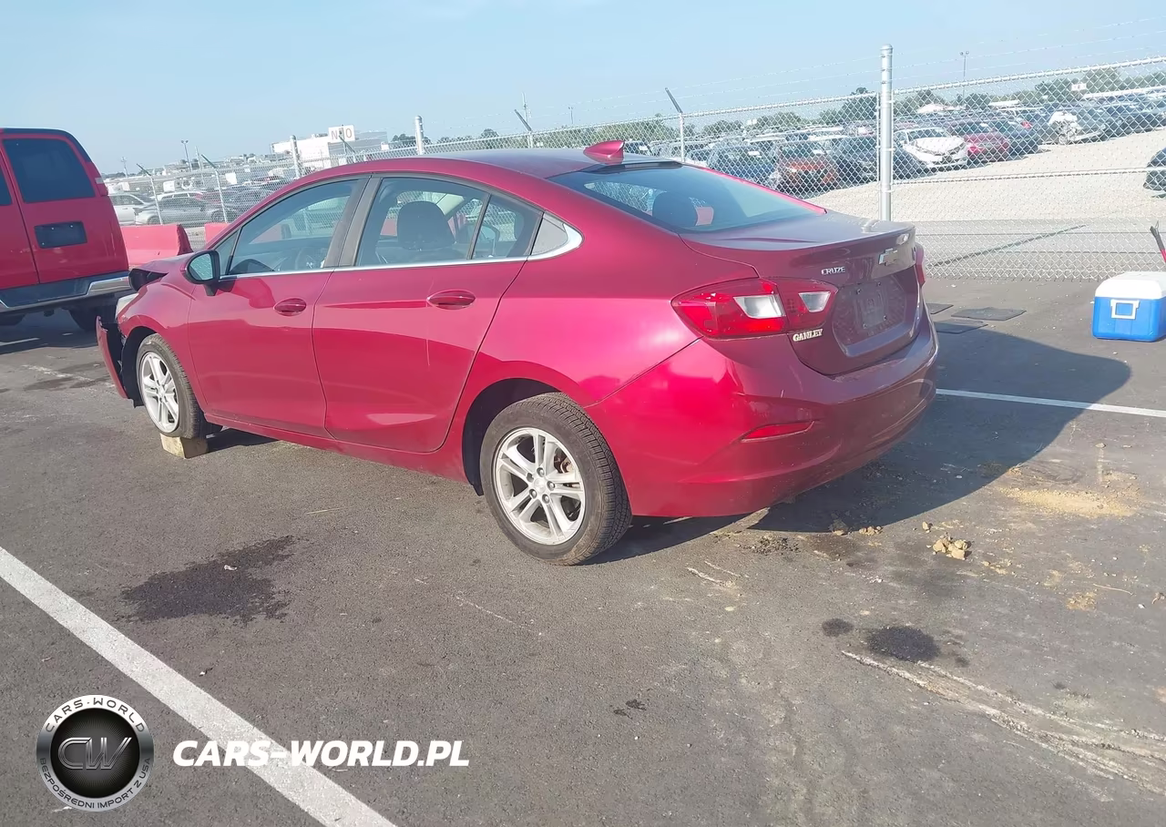 2018 Chevrolet Cruze Lt Auto VIN:1G1BE5SM7J7123321 - 3