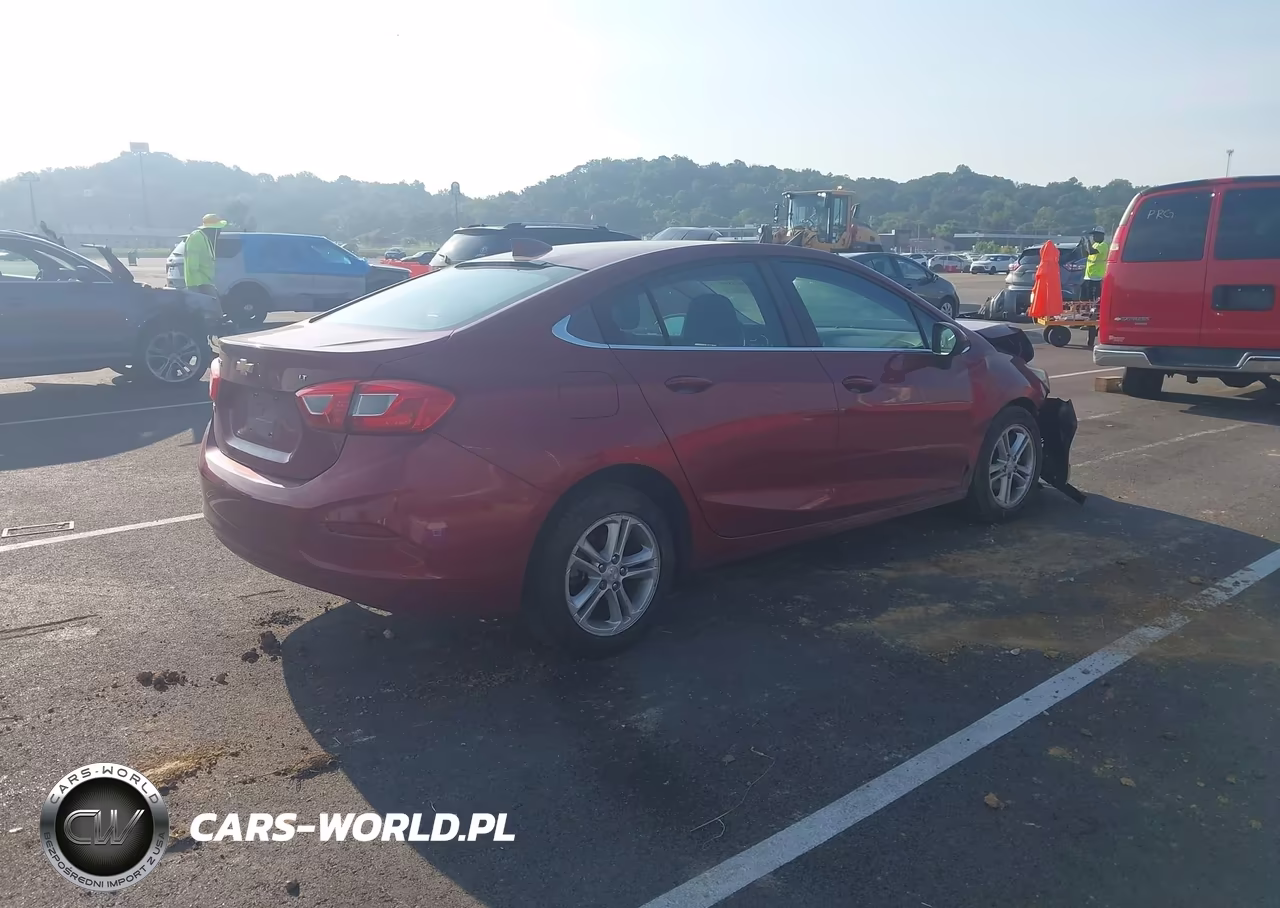 2018 Chevrolet Cruze Lt Auto VIN:1G1BE5SM7J7123321 - 4