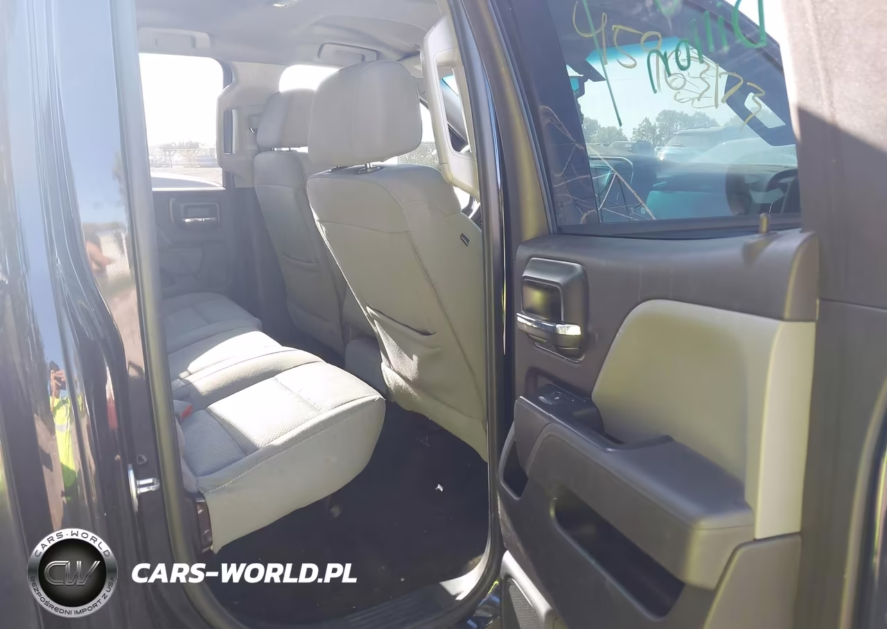 2018 Chevrolet Silverado 1500 Custom VIN:1GCVKPEHXJZ337456 - 8