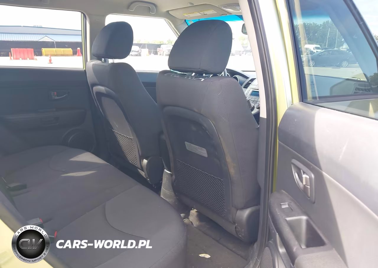 2011 Kia Soul + VIN:KNDJT2A25B7332954 - 8