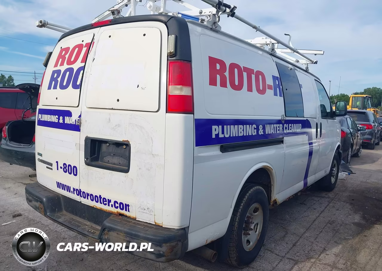2011 Chevrolet Express 2500 Work Van VIN:1GCWGFBA7B1169413 - 4
