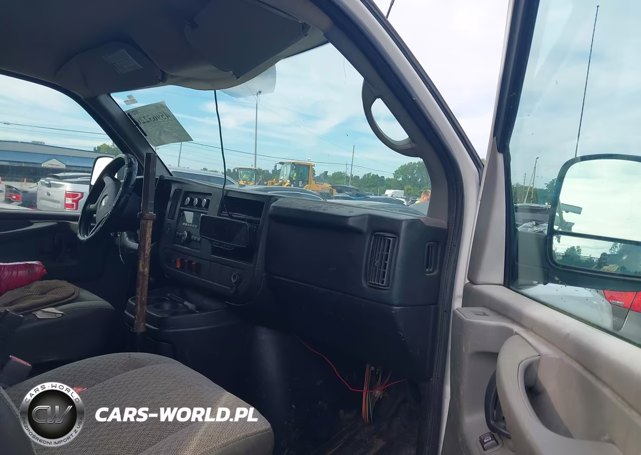 2011 Chevrolet Express 2500 Work Van VIN:1GCWGFBA7B1169413 - 5