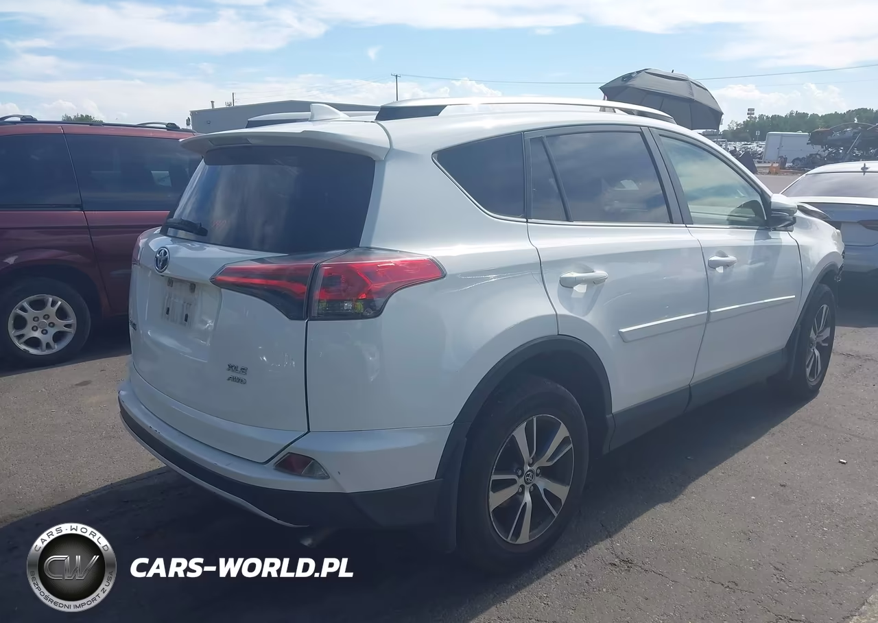 2018 Toyota Rav4 Xle VIN:JTMRFREVXJJ180923 - 4