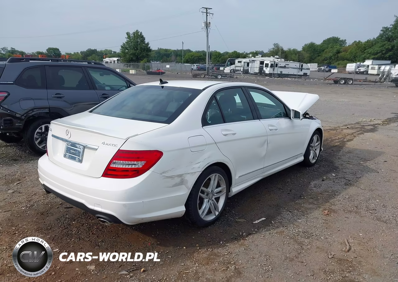 2014 Mercedes-Benz C 300 Sport 4Matic VIN:WDDGF8AB3EA908008 - 4