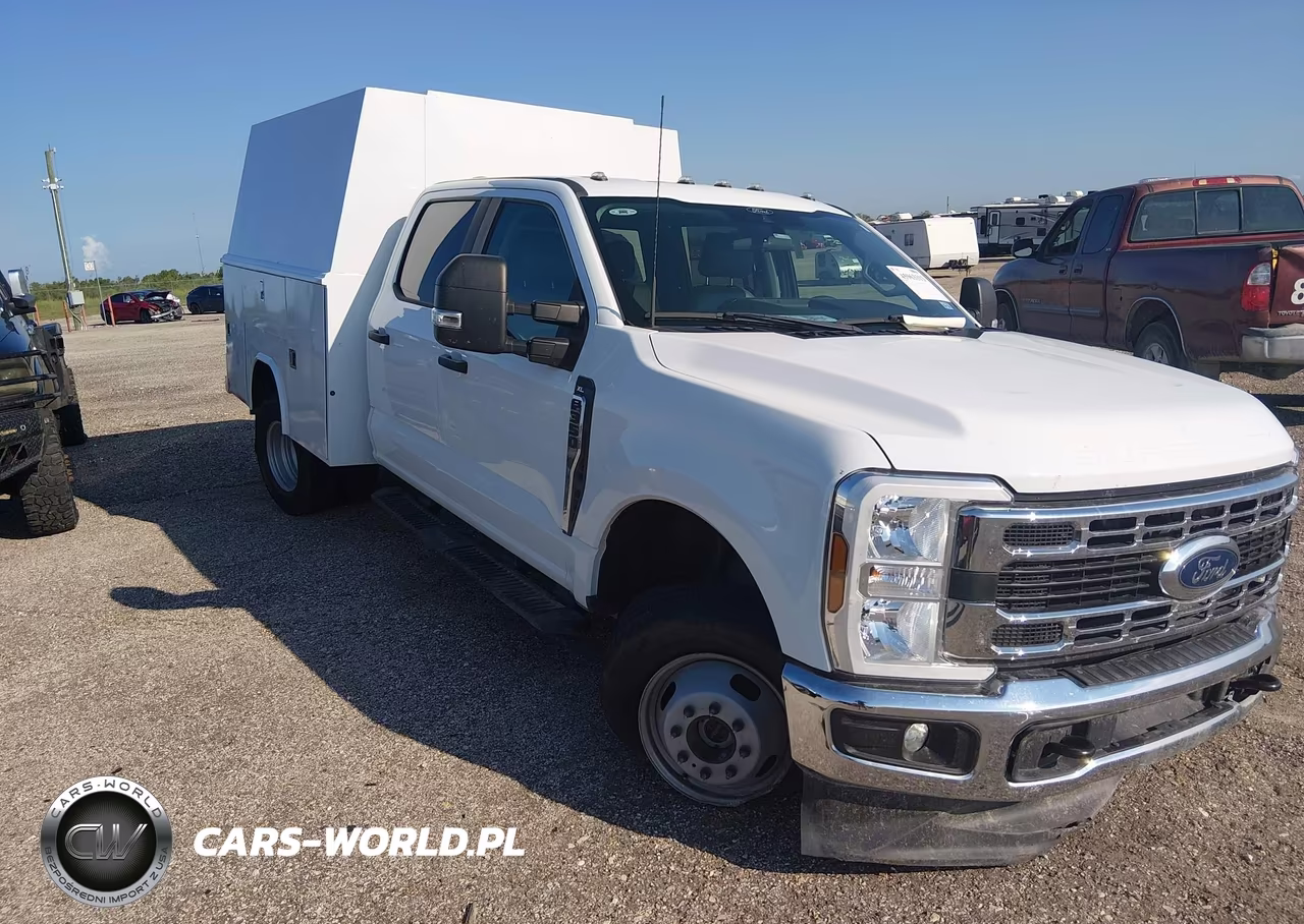 2024 Ford F-350 Chassis Xl