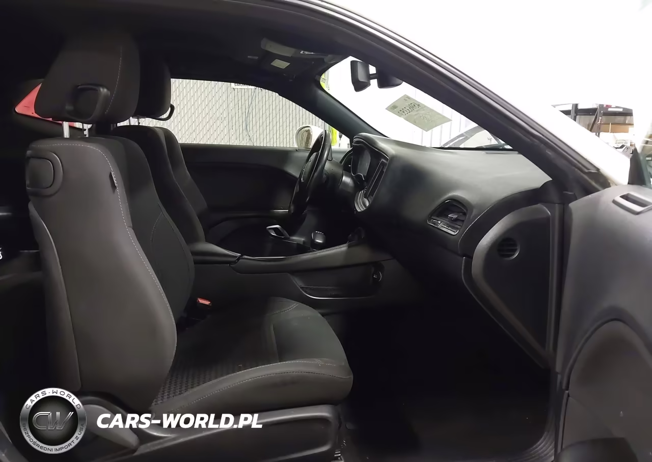 2018 Dodge Challenger Sxt VIN:2C3CDZAG1JH322049 - 5